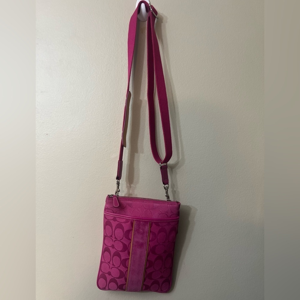 Coach vintage pink Mini Signature c
Stripe swingback Crossbody Bag - Picture 5 of 10